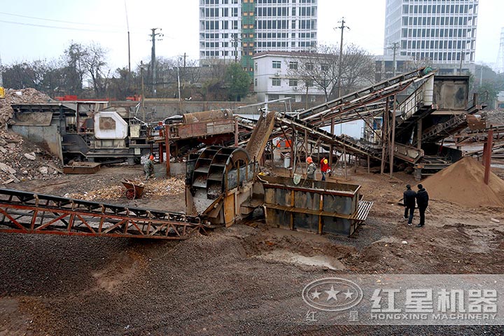 建筑垃圾粉碎現(xiàn)場(chǎng)